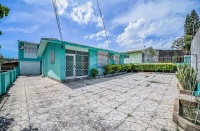 Seu Refúgio: Casa de 3 Dormitórios com Edícula em Localização Calma e Preço Acessível!