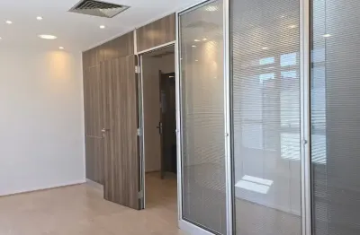 Sala comercial com duas salas 02 bwc no centro de curitiba/pr