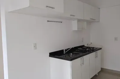 Alugo ótimo apartamento 02 quartos no centro de curitiba/pr