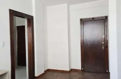 Alugo ótimo apartamento de 02 quartos no centro de curitiba/pr