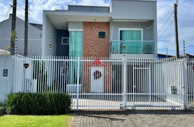 Sobrado 03 Quartos e 1 suíte  semimobiliado com 220m² - Cruzeiro - São José dos Pinhais.