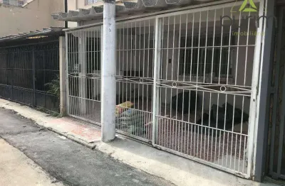 Casa em vila fechada a 50m do metrô | 2 dormitórios + edícula suíte | vaga