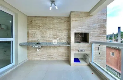 Apartamento no guarujá, enseada, 2 quartos, sala para 2 ambientes e varanda gourmet - mercuri imóveis - imobiliária no guarujá