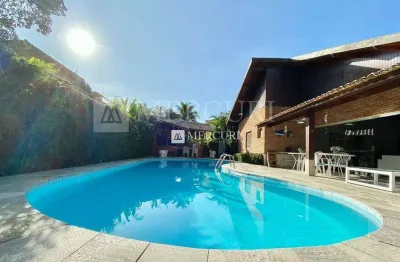 Casa no guarujá, enseada, condomínio fechado, 4 quartos, 4 suítes, piscina e churrasqueira - mercuri imóveis - imobiliária no guarujá
