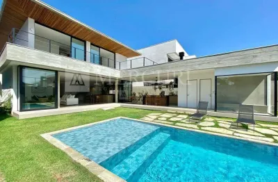 Casa no guarujá, jardim acapulco, condomínio fechado, 5 suíte, piscina, churrasqueira e sauna - mercuri imóveis - imobiliária no guarujá