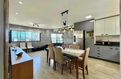 Apartamento no guarujá, enseada, 3 quartos, sala para 2 ambientes e sacada com vista para o mar - mercuri imóveis - imobiliária no guarujá