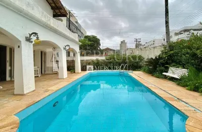 Casa no guarujá, enseada, 5 quartos, sendo 1 suíte, piscina e churrasqueira - mercuri imóveis - imobiliária no guarujá