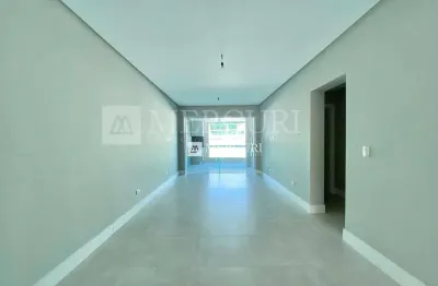 Apartamento no guarujá, enseada, 3 quartos sendo 2 suítes e sacada goumert - mercuri imóveis - imobiliária no guarujá