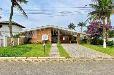Casa no guarujá - jardim acapulco - condomínio fechado -piscina - mercuri imóveis - imobiliária guarujá