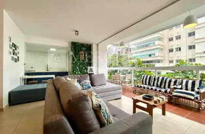 Apartamento no guarujá, enseada, 3 quartos, sendo 1 suíte e sacada integrada - mercuri imóveis - imobiliária no guarujá
