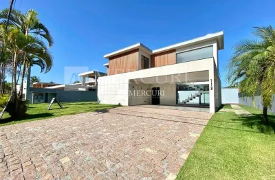 Casa no guarujá, condomínio fechado, 4 quartos, sendo 4 suítes, piscina com saúna e churrasqueira - mercuri imóveis - imobiliária no guarujá