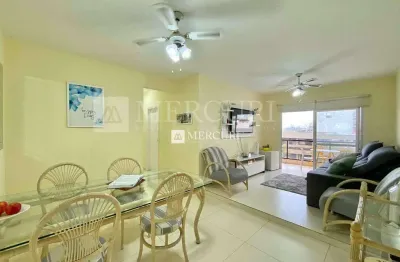 Apartamento no guarujá, enseada, 2 quartos, sendo 1 suíte e sacada com vista para o mar - mercuri imóveis - imobiliária no guarujá