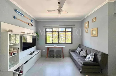 Apartamento no guarujá, enseada há 400 metros da praia.