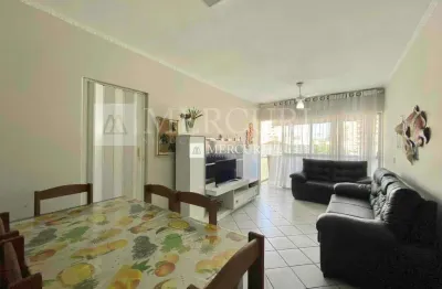 Apartamento no guarujá, enseada, 3 quartos, sala para 2 ambientes e sacada com vista para o mar - mercuri imóveis - imobiliária no guarujá