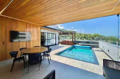 Cobertura penthouse no guarujá, pitangueiras, reformada, decorada, 3 suítes, piscina aquecida, hidromassagem, academia e espaço gourmet mobiliado.