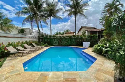 Casa no guarujá, condomínio fechado, jardim acapulco, 3 suítes e piscina - mercuri imóveis - imobiliária no guarujá.