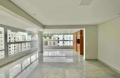 Cobertura duplex no guarujá, pitangueiras, 3 suítes, cozinha planejada, área gourmet com churrasqueira a carvão e hidromassagem.