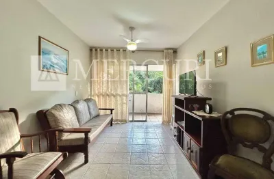 Apartamento no guarujá, enseada, mobiliado, espaçoso e com sacada.
