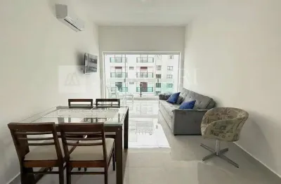 Apartamento no guarujá, pitangueiras, 2 quartos, sala para 2 ambientes e sacada com vista para o mar - mercuri imóveis - imobiliária no guarujá