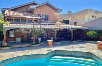Casa no guarujá, enseada, 6 quartos, sendo 4 suítes, piscina e churrasqueira - mercuri imóveis - imobiliária no guarujá