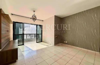 Apartamento no guarujá, pitangueiras, 3 quartos e lazer no prédio, sala para 2 ambientes e sacada - mercuri imóveis - imobiliária no guarujá