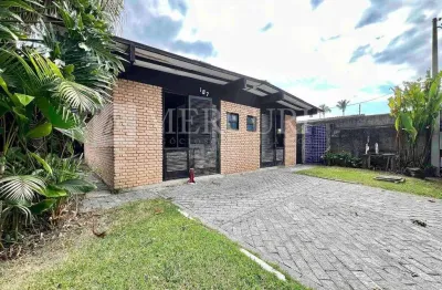 Casa no guarujá, balneário praia do pernambuco, 4 quartos sendo 2 suítes- mercuri imóveis guarujá