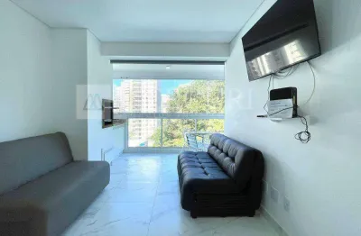 Apartamento no guarujá, astúrias, 2 quartos, sendo 1 suíte, mobiliado e sacada gourmet - mercuri imóveis - imobiliária no guarujá