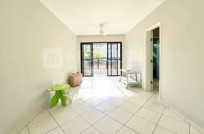 Apartamento no guarujá, tombo, 2 quartos, sendo 1 suíte e sacada - mercuri imóveis - imobiliária no guarujá