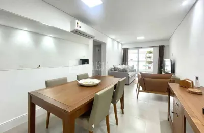 Apartamento no guarujá - astúrias - 2 quartos, sendo 1 suíte, sacada gourmet e decorado e mobiliado - mercuri imóveis - imobiliária no guarujá