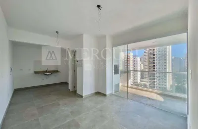 Apartamento no guarujá, astúrias, 2 quartos e varanda gourmet - mercuri imóveis - imobiliária no guarujá