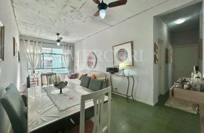 Apartamento no guarujá, pitangueiras, mobiliado, próximo da praia, 2 quartos e sacada - mercuri imóveis - imobiliária no guarujá