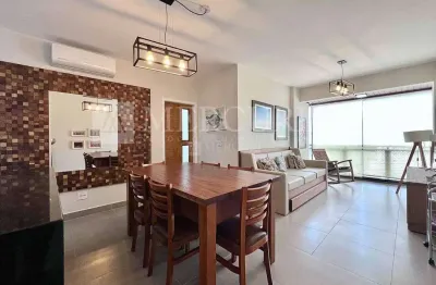 Apartamento no guarujá, enseada, 2 quartos, sacada livre e prédio com lazer - mercuri imóveis - imobiliária no guarujá