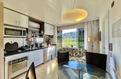 Apartamento no guarujá, enseada, 2 quartos, sendo 1 e sacada com vista para a mata - mercuri imóveis - imobiliária no guarujá