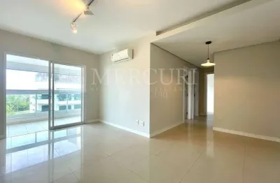 Apartamento no guarujá, astúrias, 2 quartos, sendo 1 suíte e sacada gourmet - mercuri imóveis - imobiliária no guarujá