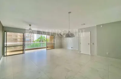 Apartamento no guarujá, pitangueiras, 4 quartos, sendo 3 suítes e sacada com vista parcial do mar - mercuri imóveis - imobiliária no guarujá