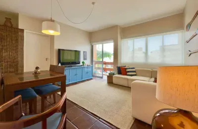 Apartamento no guarujá, enseada, 3 quartos, sendo 1 suíte, sacada com vista mar e prédio com lazer - mercuri imóveis - imobiliária no guarujá