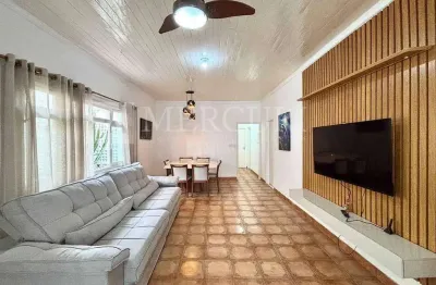 Casa no Guarujá, Enseada, 4 Quartos, Sendo 2 Suítes, Piscina com Cascata e Churraqueira - Mercuri Imóveis - Imobiliária no Guarujá