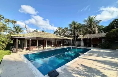 Casa no Guarujá, Enseada, 5 Quartos, Sendo Suítes, Churrasqueira e Piscina - Mercuri Imóveis - Imobiliária no Guarujá