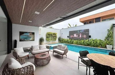 Casa no Guarujá, Jardim Acapulco, 6 Suítes, Área Gourmet, Piscina e Sauna - Mercuri Imóveis - Imobiliária no Guarujá