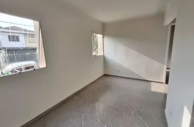 Lindo apartamento térreo reformado, a 300m do metrô!