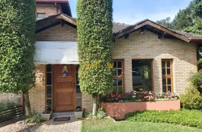 Casa em arujázinho: 3 suítes, 5 banheiros - r$2.300.000