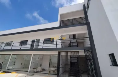 Sala comercial de 30m² no centro de arujá com 1 banheiro por r$ 3.000/mês