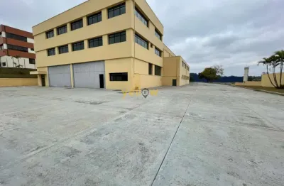 Galpão no centro industrial de arujá: 2.500m² à venda ou aluguel
