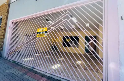 Casa comercial em vila flora regina, arujá: 4 dormitórios, 2 suítes, 3 banheiros. aluguel por r$ 7.000/mês.