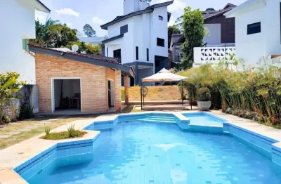 Casa em condomínio fechado no arujá v - 3 suítes, 330m²