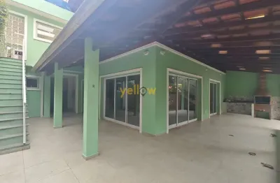 Casa em arujázinho iv: 4 dormitórios e segurança 24h