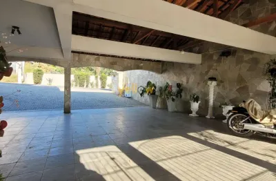 Casa em condomínio fechado em arujazinho iv, arujá – 3 suítes