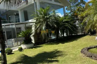 Casa em condomínio fechado em arujá: 4 suítes, 7 banheiros. luxo e segurança por r$ 8.000.000.