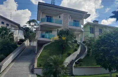 Casa em condomínio hills iii - arujá com 358m² e 3 suítes por r$ 2.5 milhões
