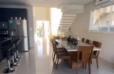 Casa em condomínio fechado em mogi das cruzes com 4 suítes , piscina e espaço gourmete , 250m² de área útil - venda e locação por r$ 2.600.000